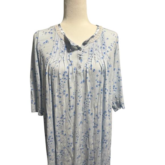 ARIA Granny Nightgown in Size Medium and Light Blue Flower Pattern - Picture 3 of 6